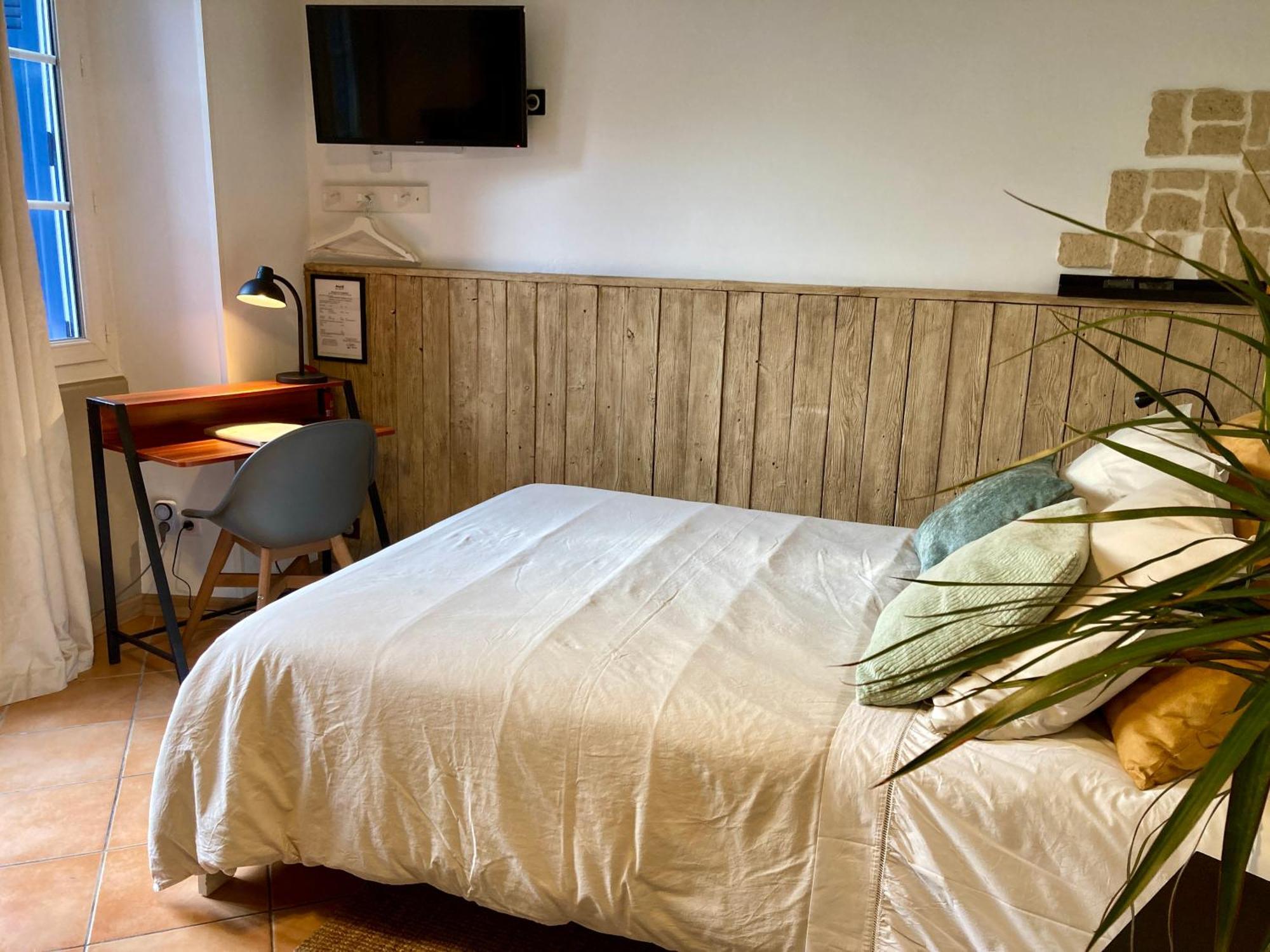 Aux 4 Logis Appart-Hotel - Studio Le City - Petit Dejeuner Inclus 1Ere Nuit Foix Eksteriør bilde